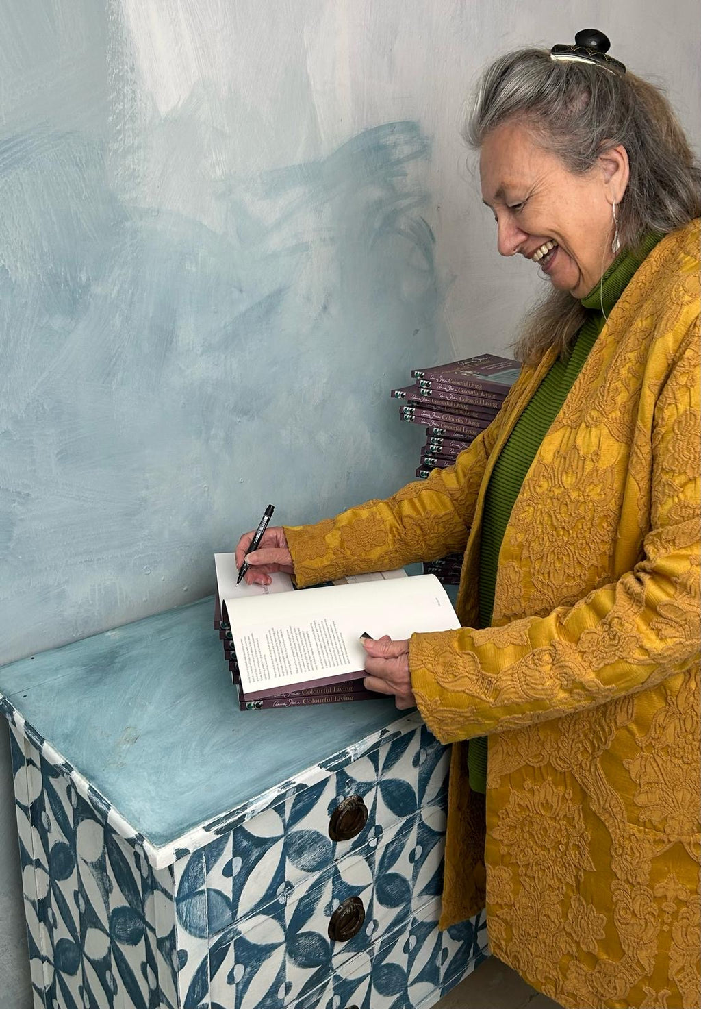 Annie Sloan Colourful Living book